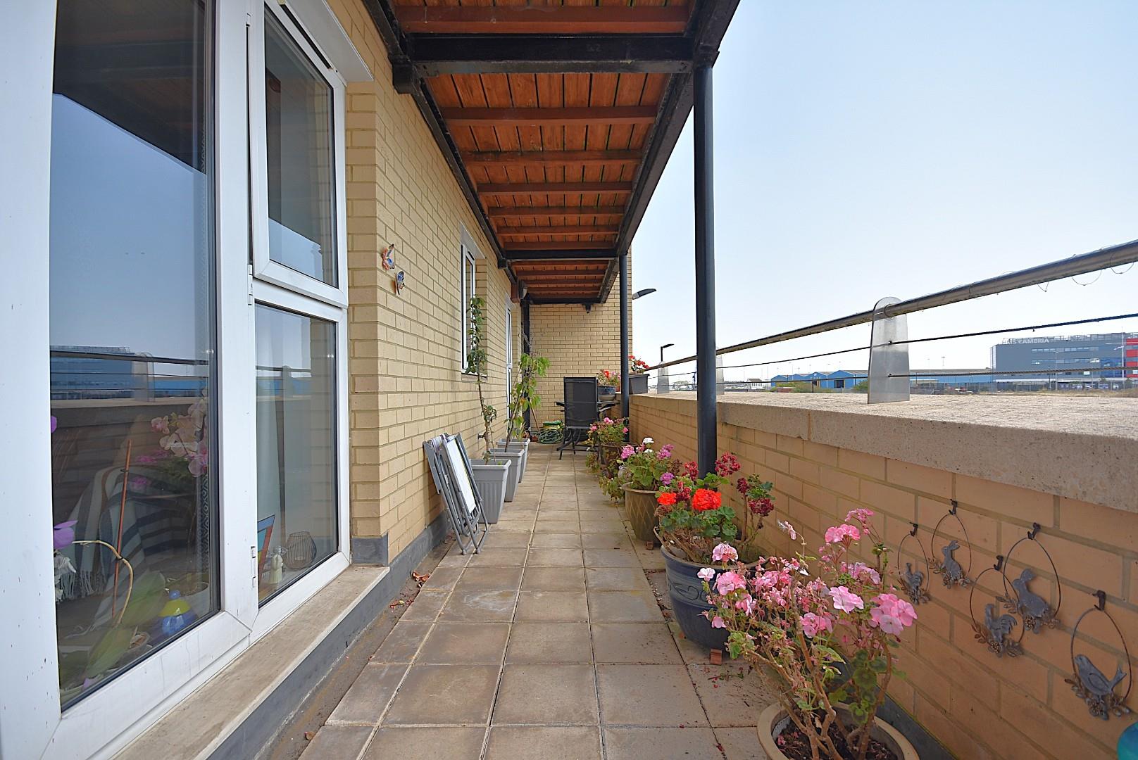 96 Adventurers Quay, Cardiff, CF10 4NQ